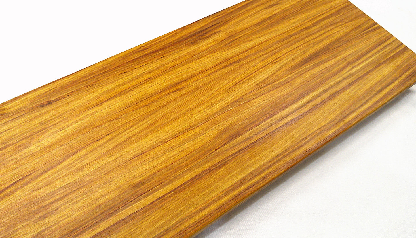 Canary Wood Cutting Board - Edge Grain