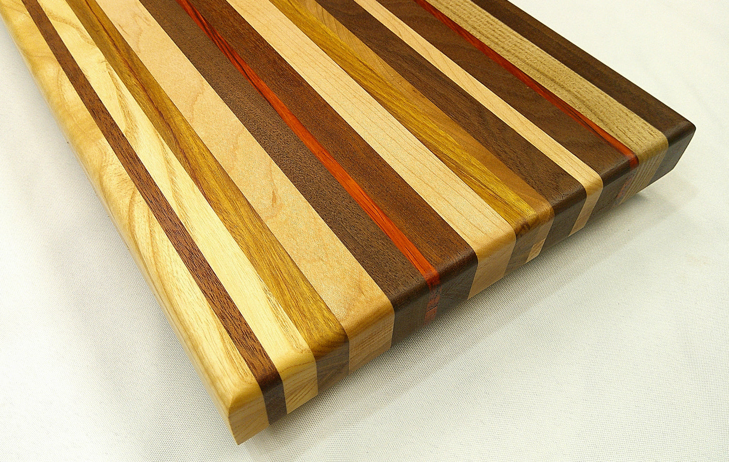 Mixed Wood Cutting Board - Edge Grain